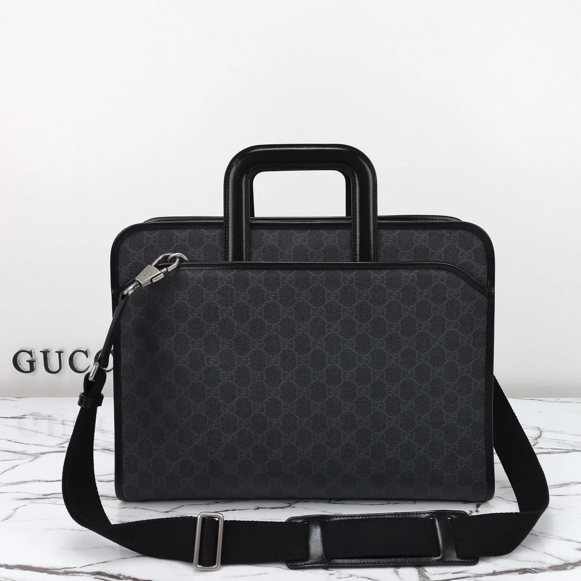 구찌 인터로킹 GG 브리프케이스