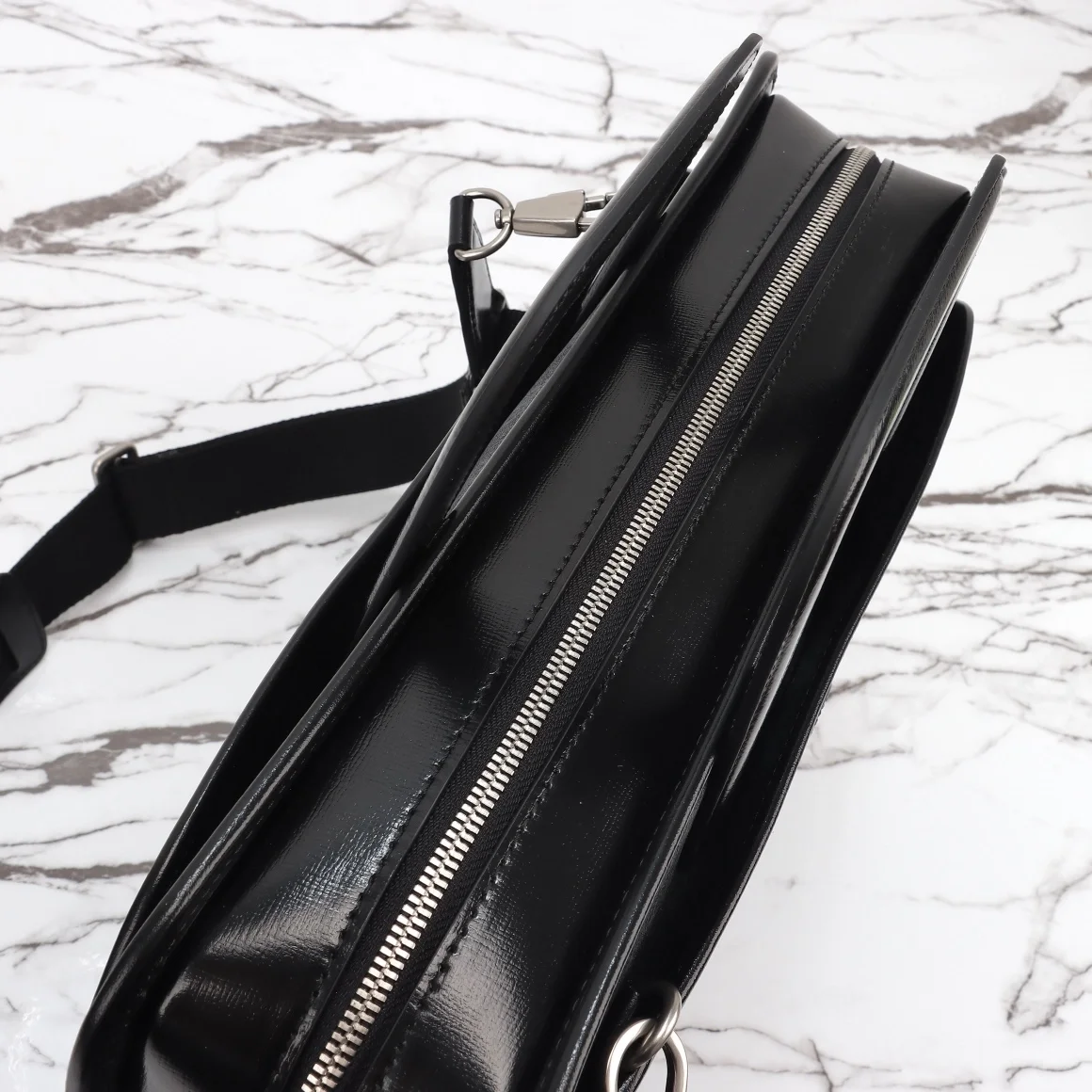 구찌 인터로킹 GG 브리프케이스