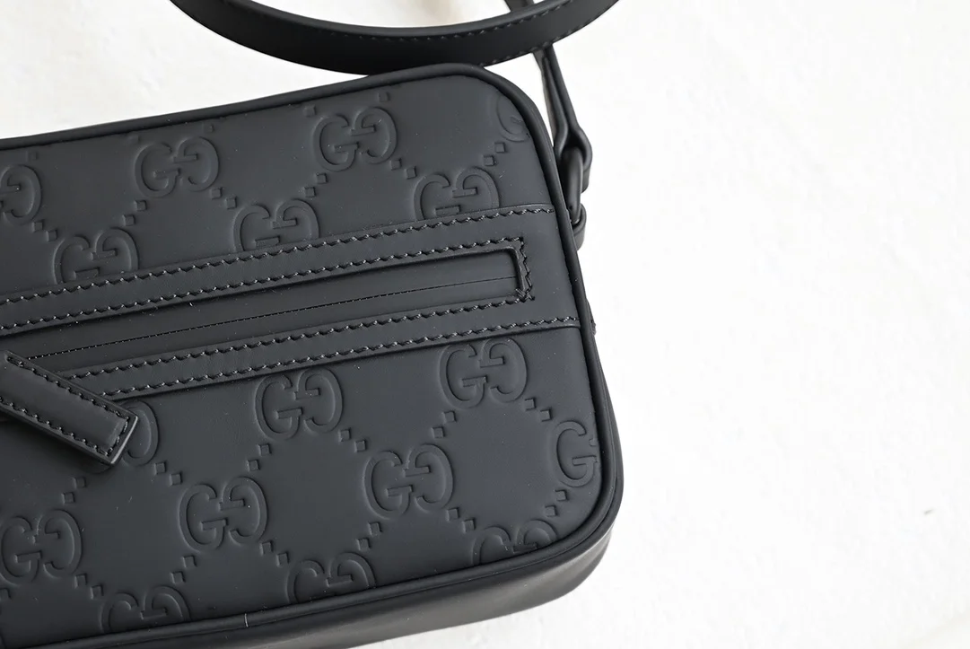 구찌 러버 미니 크로스백