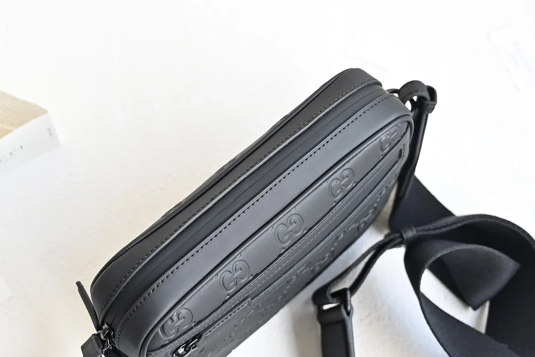 구찌 러버 크로스백