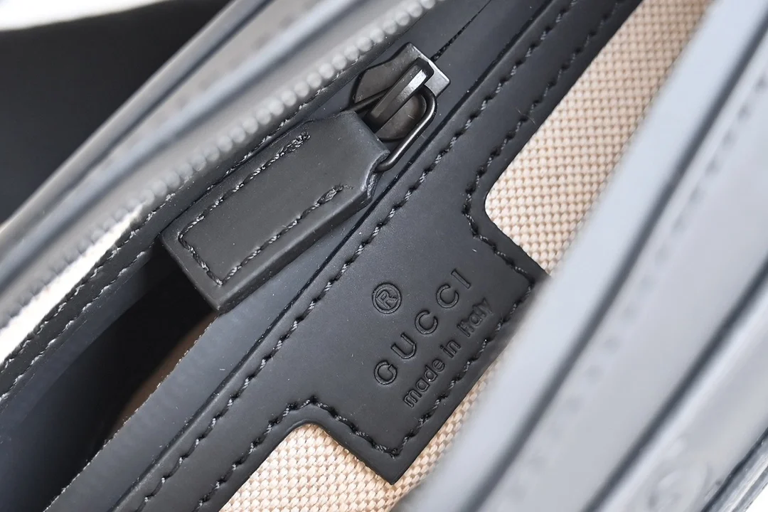 구찌 러버 크로스백