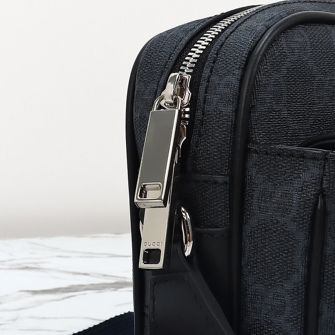 구찌 스몰 GG 크로스백