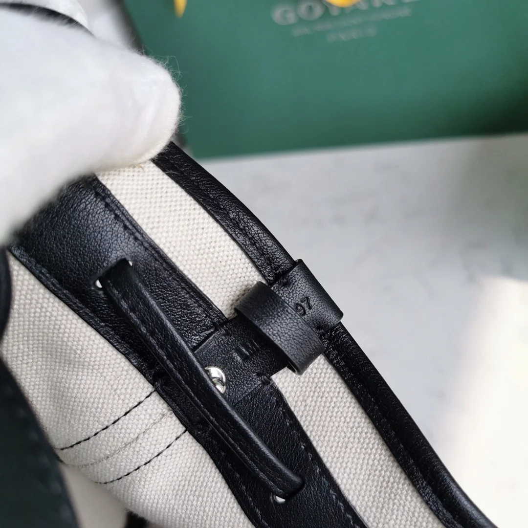 고야드 쁘띠 플로 버킷백 블랙