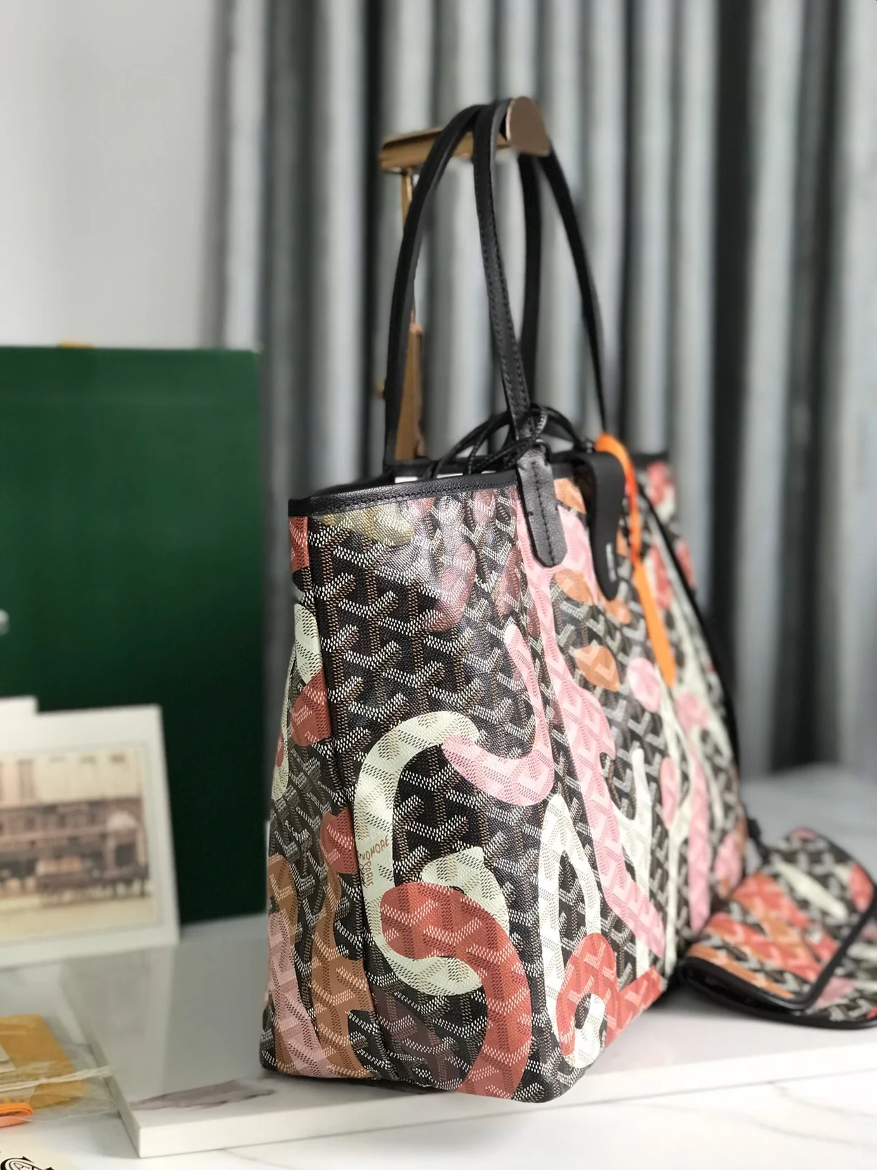 고야드 생루이 PM 레트르 카모플라쥬 백 블랙 앤 핑크