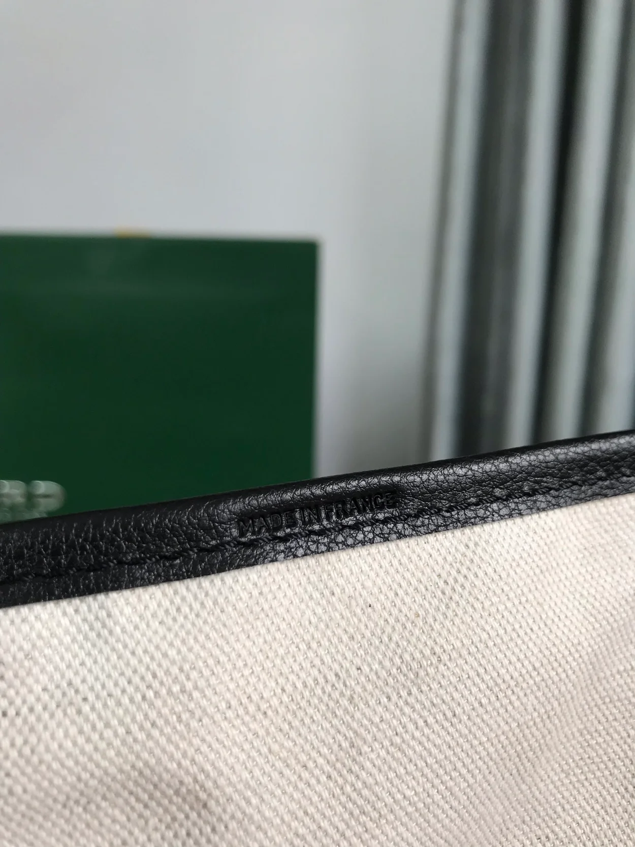 고야드 생루이 PM 레트르 카모플라쥬 백 블랙 앤 핑크