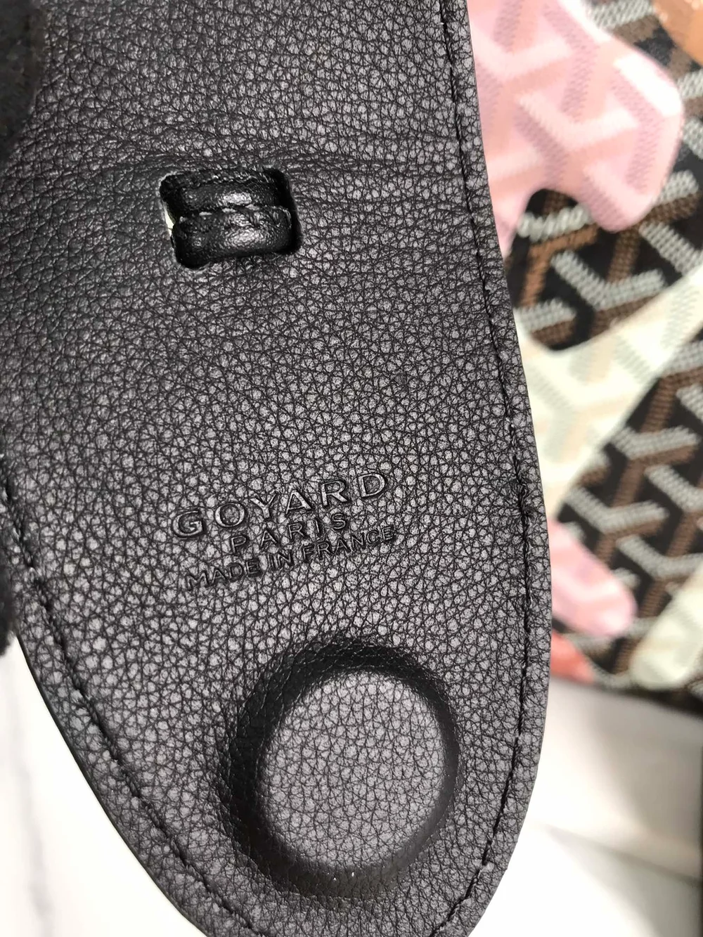 고야드 생루이 PM 레트르 카모플라쥬 백 블랙 앤 핑크