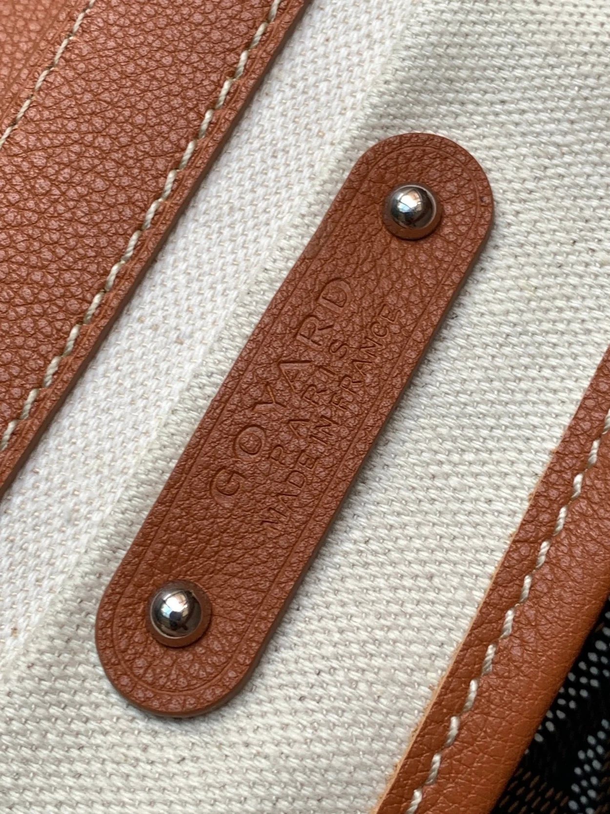 고야드 카바스 사이공 토트백 탄