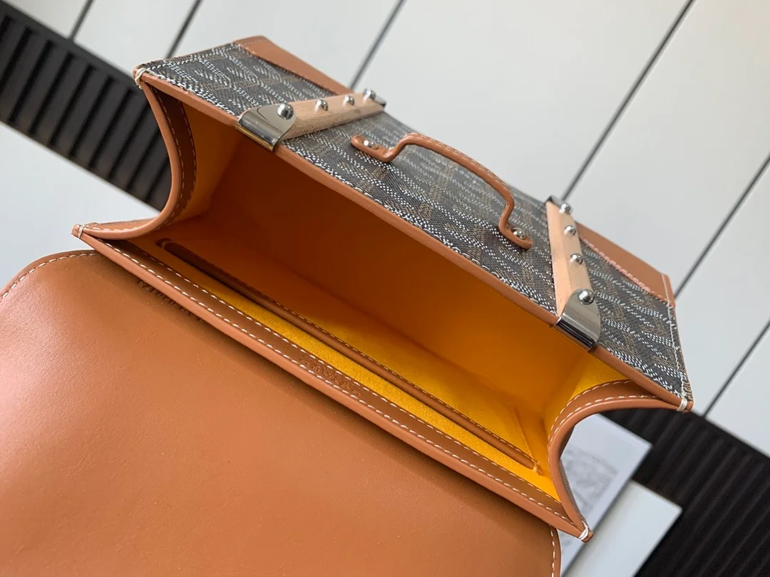 고야드 스트럭쳐 사이공 미니백 탄