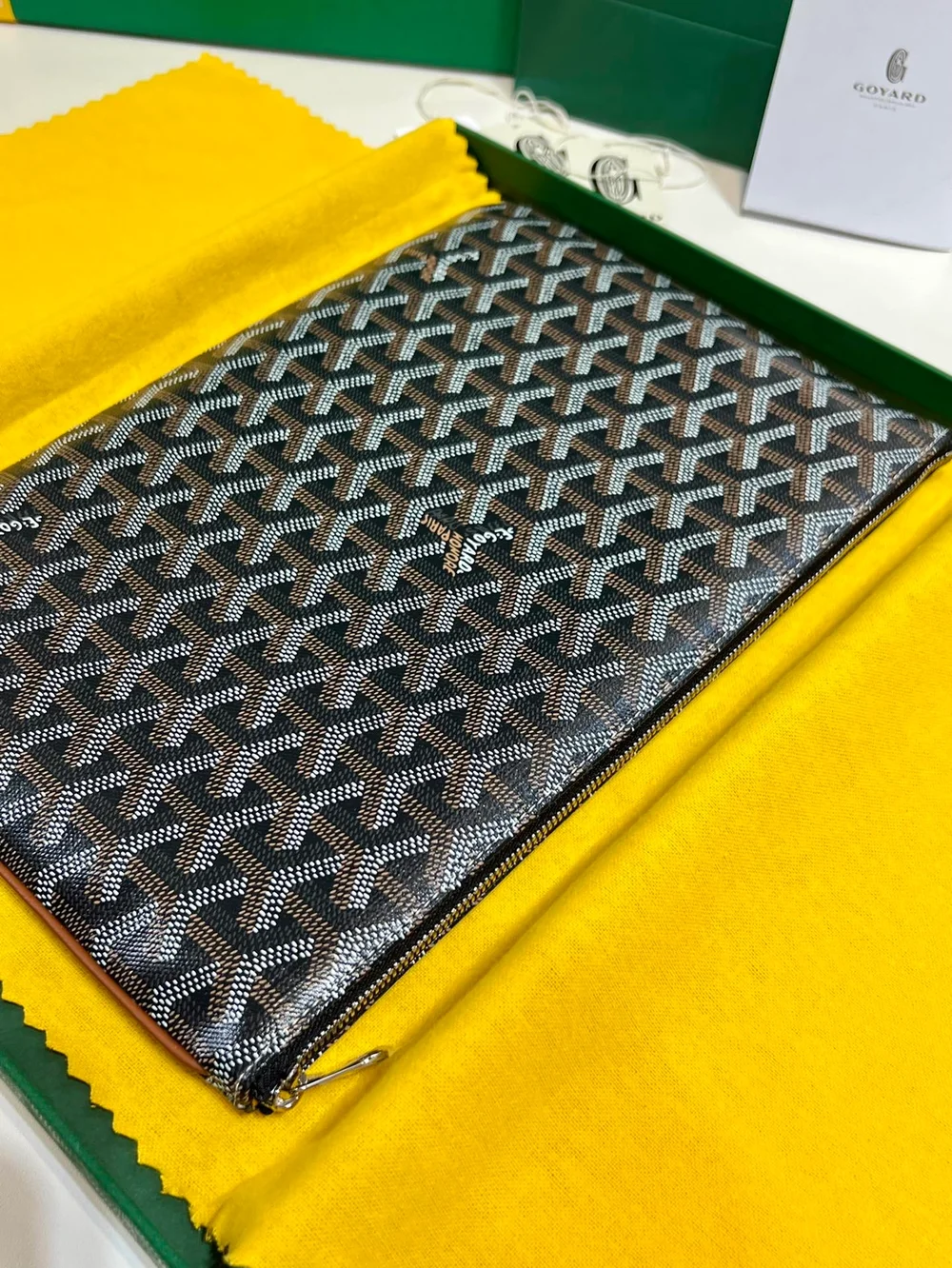 고야드 세나 클러치 MM 탄