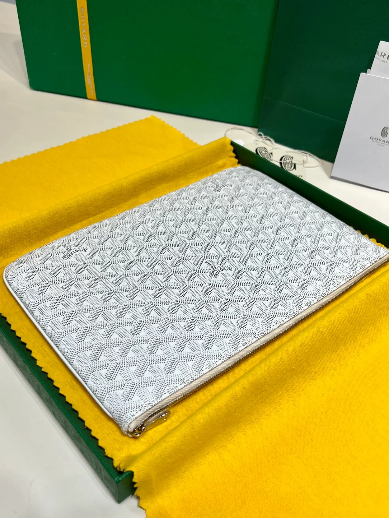 고야드 세나 클러치 MM 화이트