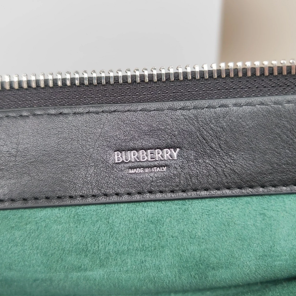 버버리 스몰 나이트백 실버블랙