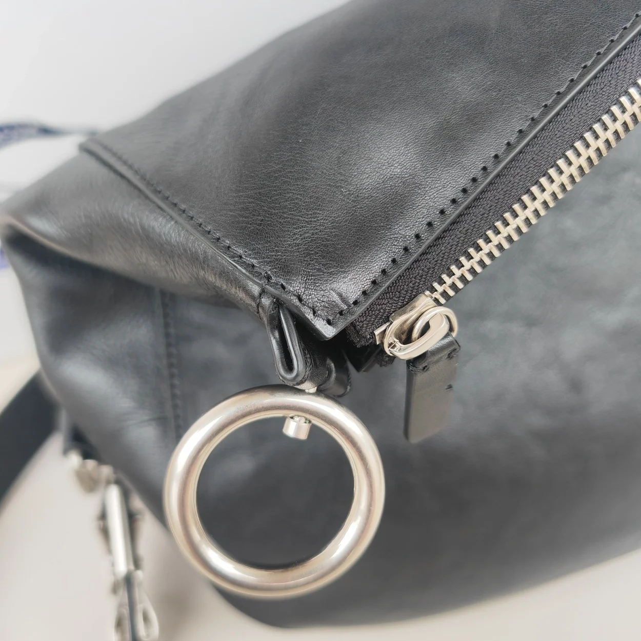 버버리 스몰 나이트백 실버블랙