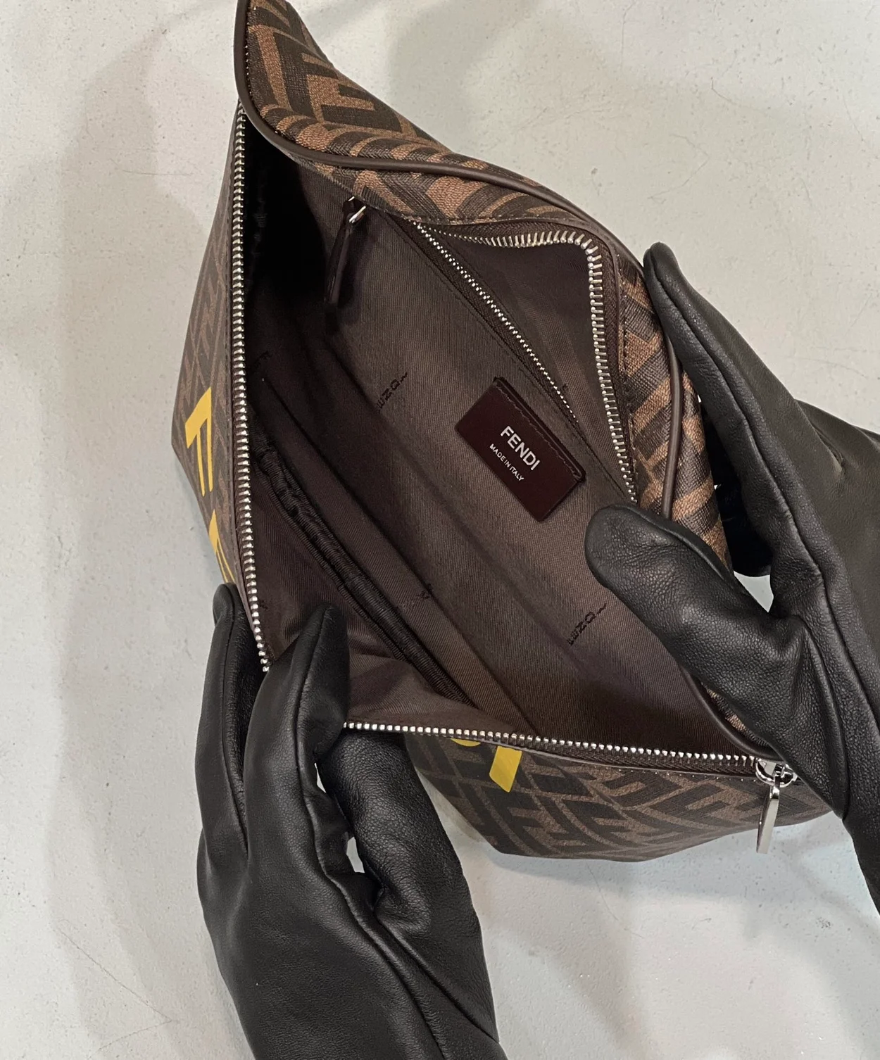 펜디 FF 패브릭 벨트 백 브라운