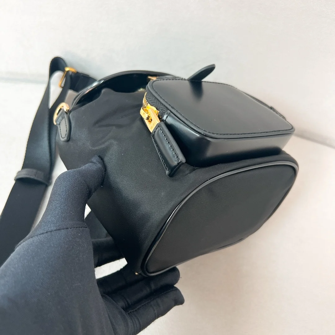 프라다 리나일론 브러쉬드 스몰 레더 백팩