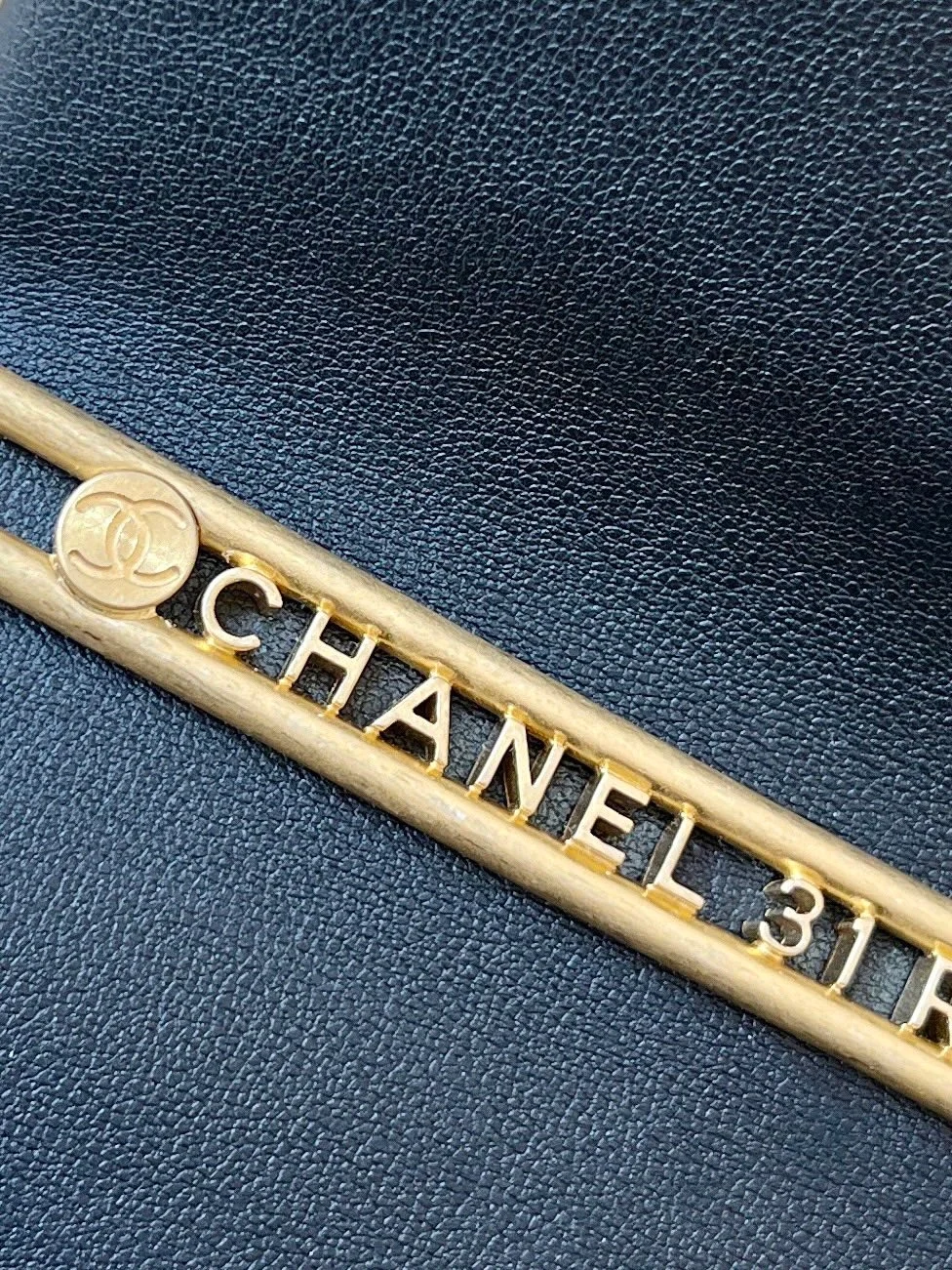 샤넬 미니 탑 핸들 플랩백