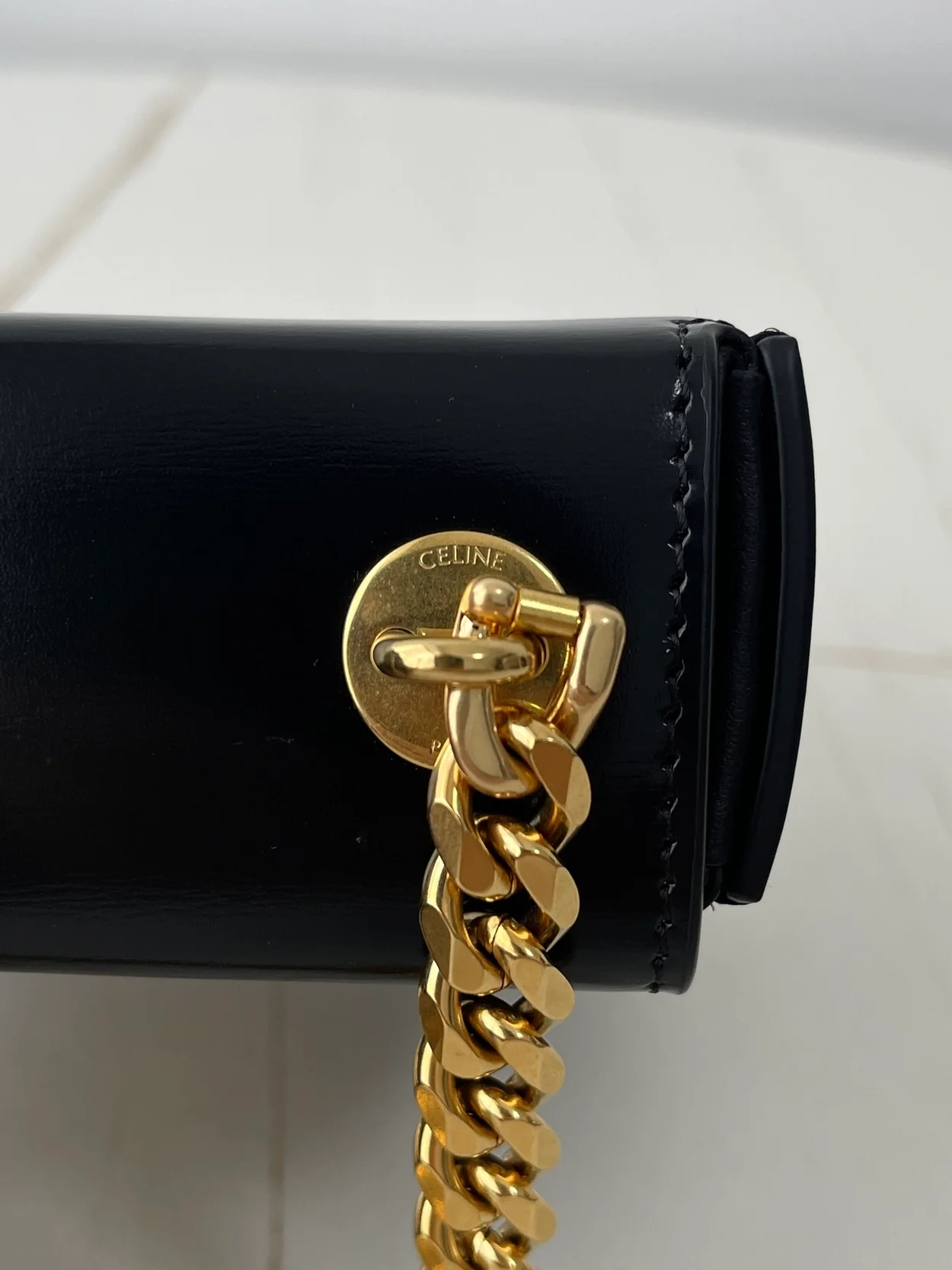 셀린느 트리옹프 미니 박스 백 블랙