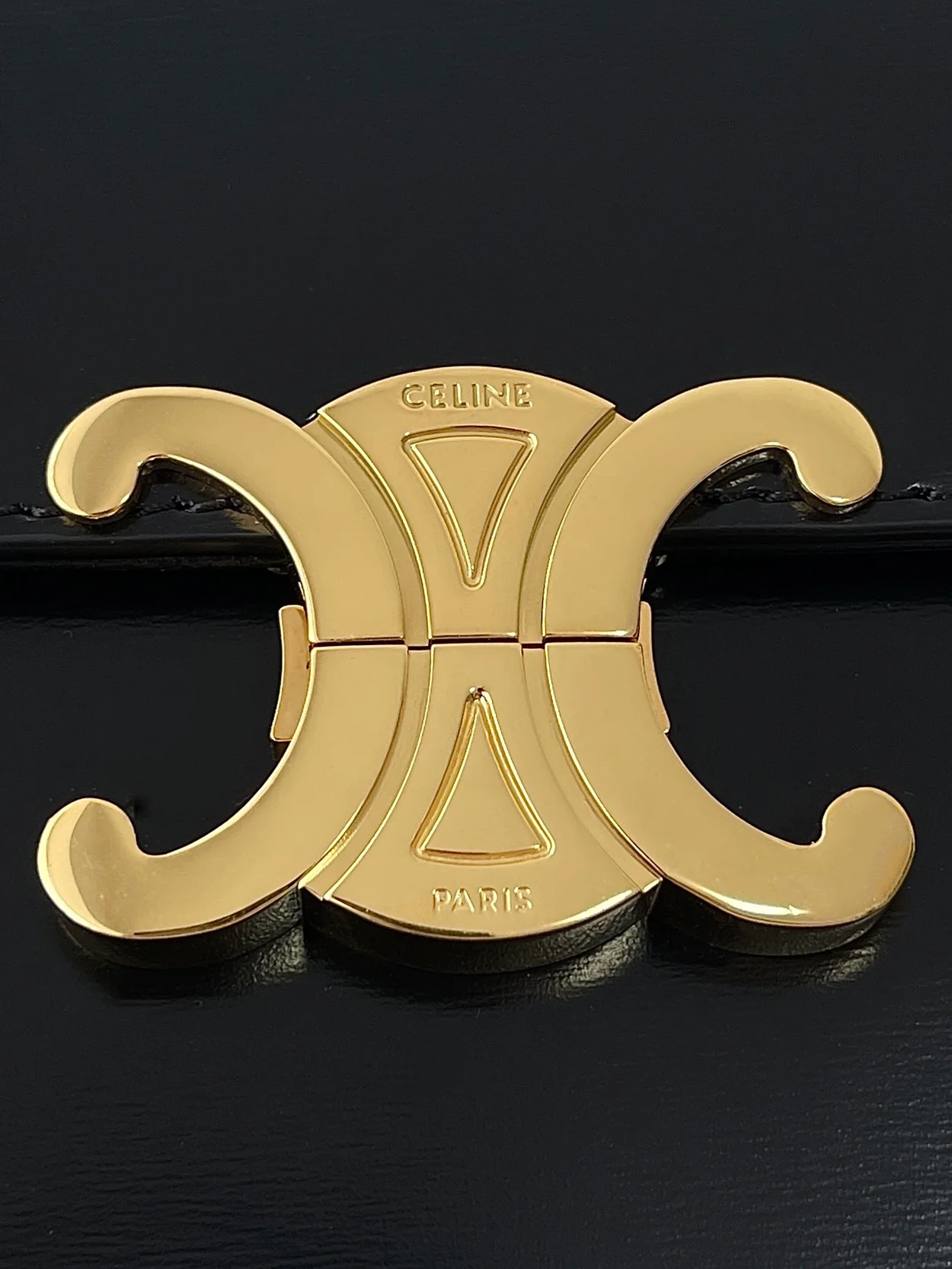 셀린느 트리옹프 미니 박스 백 블랙