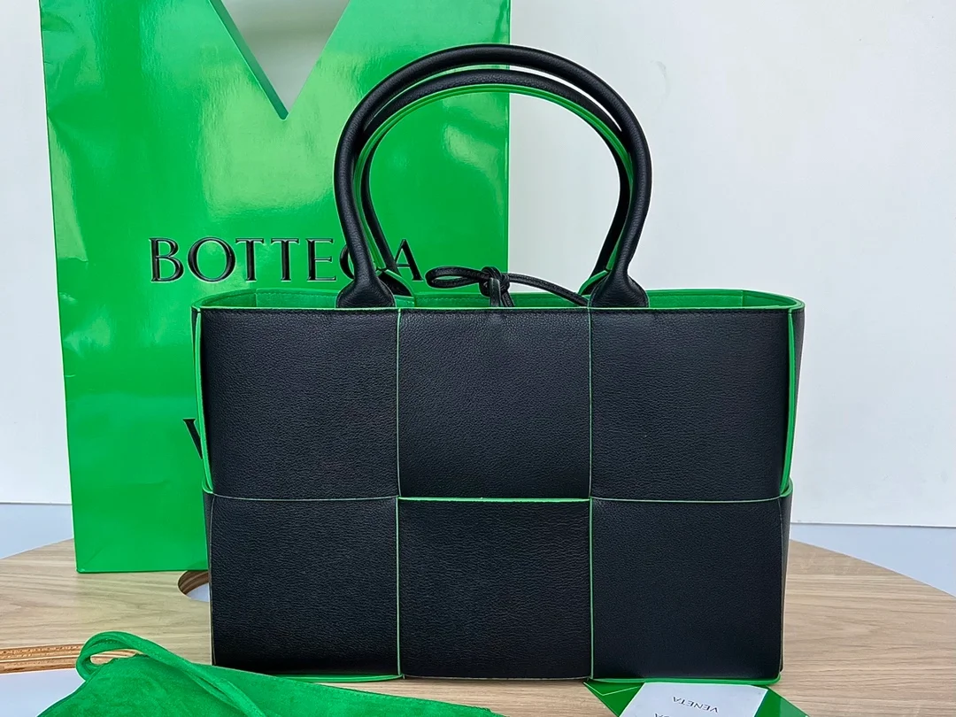 보테가 베네타 스몰 아르코 토트백