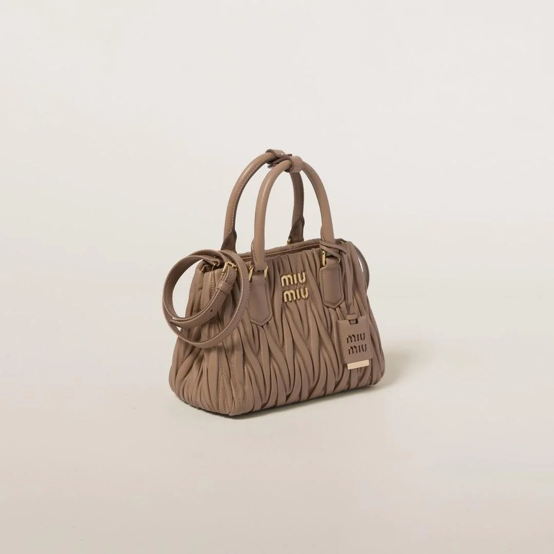 미우미우 마테라쎄 나파 가죽 핸드백 브라운