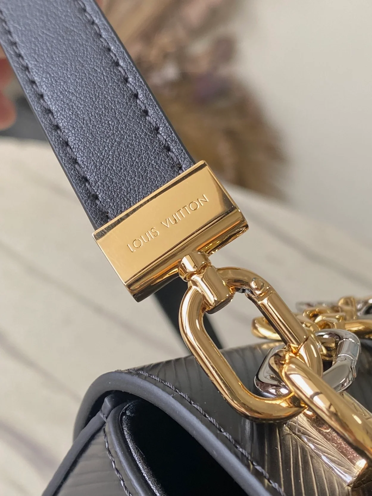 루이비통 트위스트 MM M22774