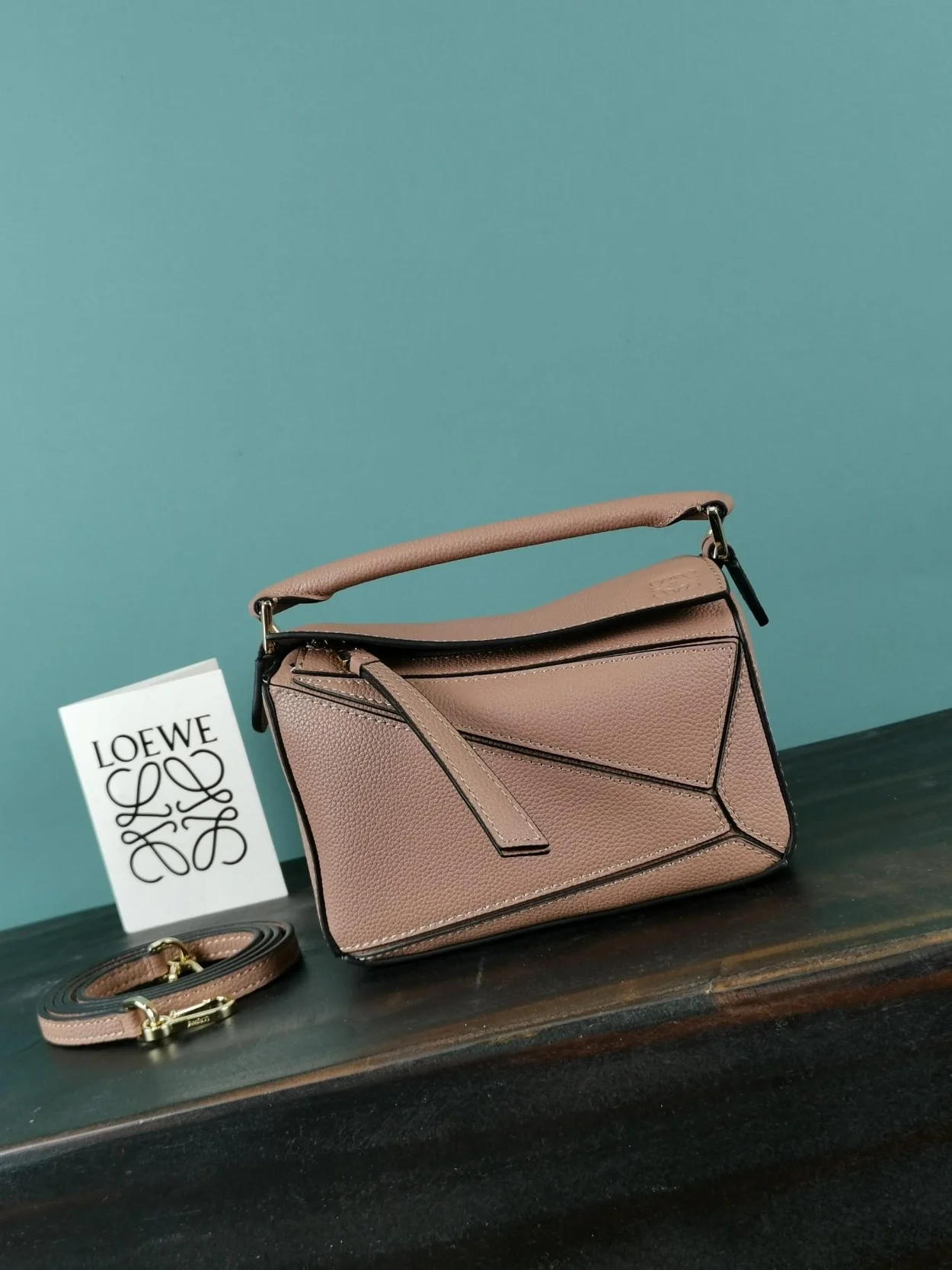 로에베 소프트 그레인 미니 퍼즐 백 다크 핑크