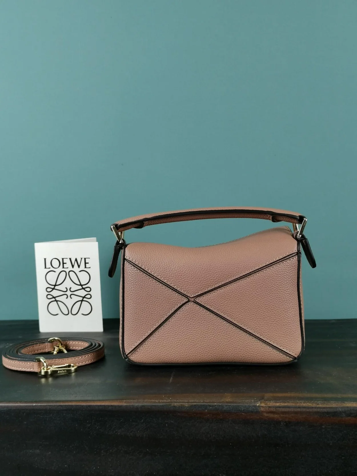 로에베 소프트 그레인 미니 퍼즐 백 다크 핑크