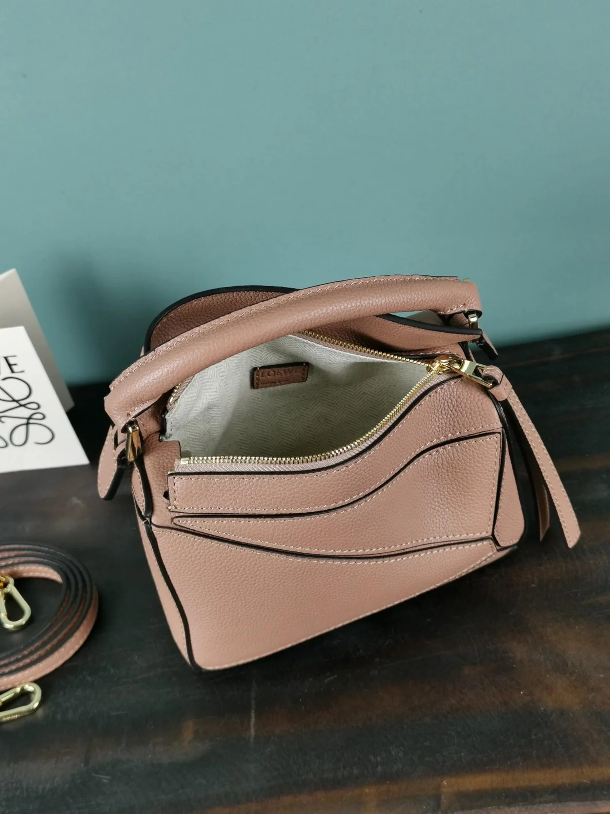 로에베 소프트 그레인 미니 퍼즐 백 다크 핑크