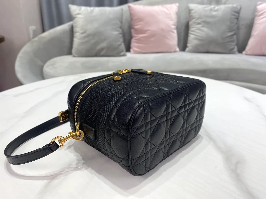 디올 레이디 트래블 베니티 케이스 블랙