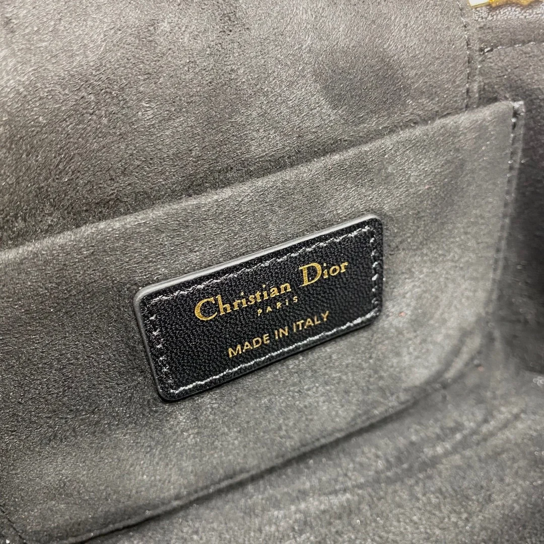 디올 레이디 트래블 베니티 케이스 블랙