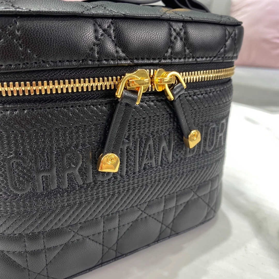 디올 레이디 트래블 베니티 케이스 블랙