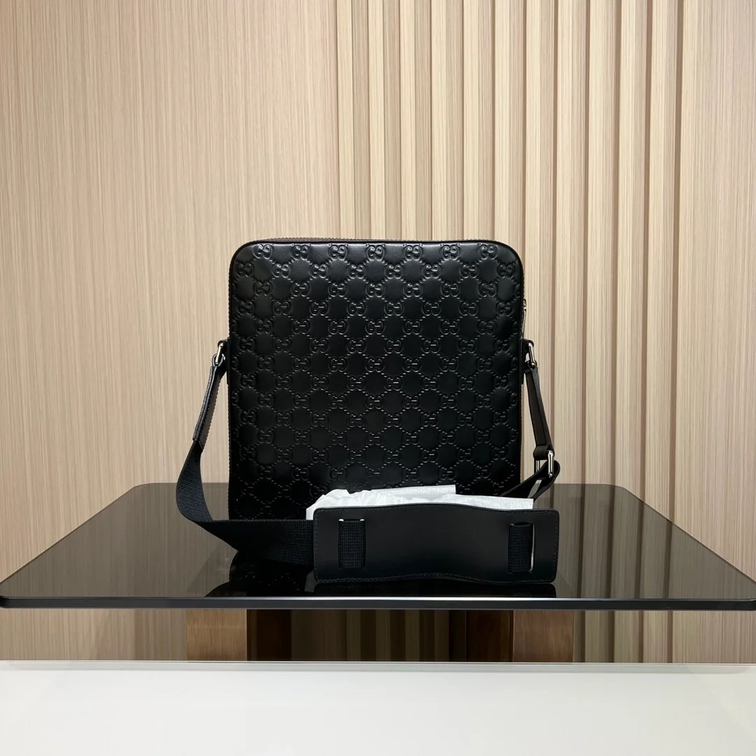 구찌 GG 슈프림 메신저 크로스백