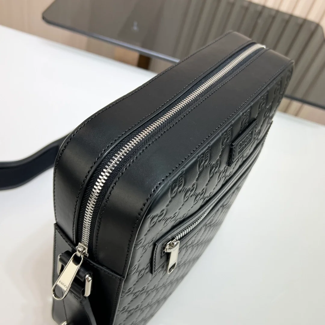 구찌 GG 슈프림 메신저 크로스백