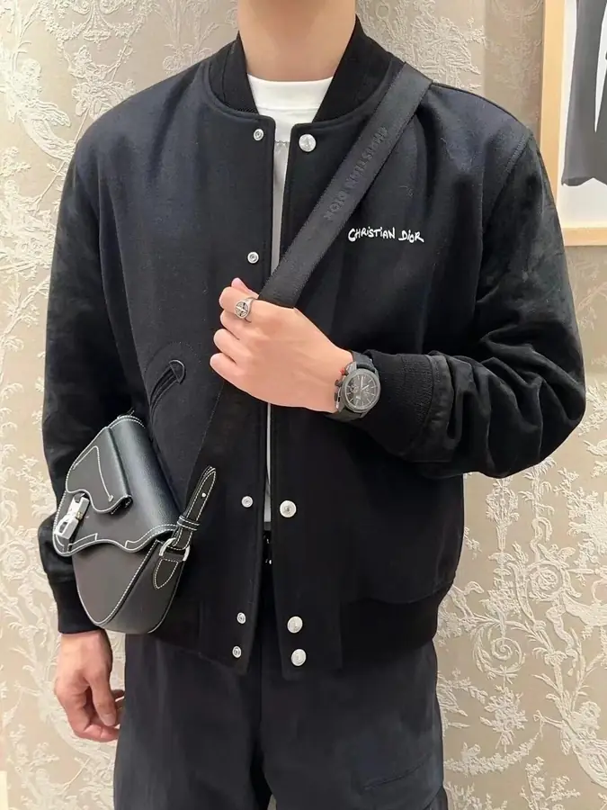 디올 크리스찬 디올 태그 바시티 재킷
