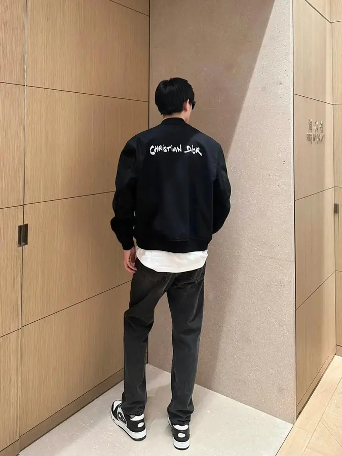 디올 크리스찬 디올 태그 바시티 재킷