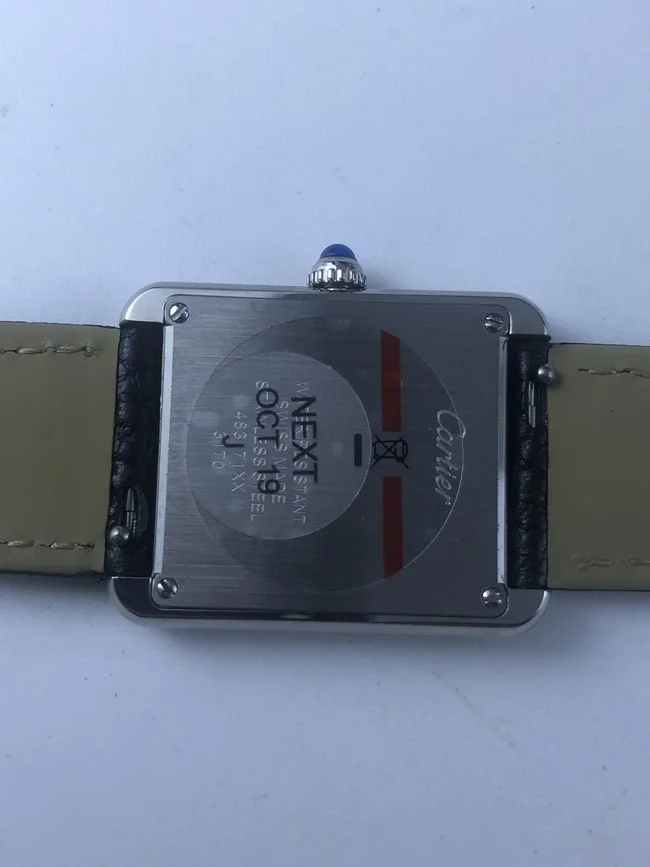 까르띠에 탱크솔로 35mm 카프스킨 블랙