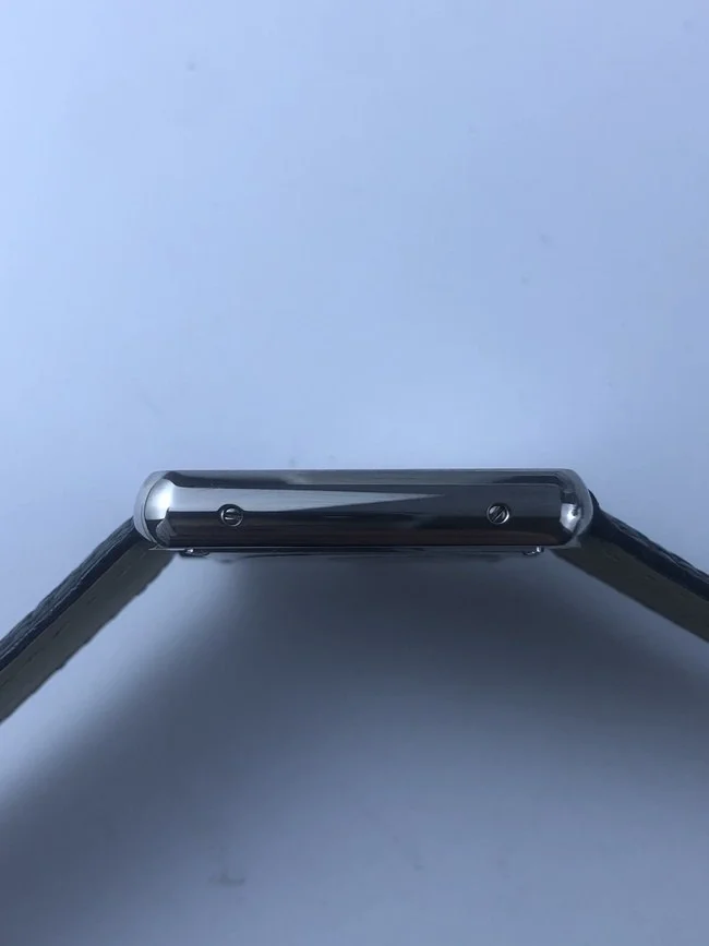 까르띠에 탱크솔로 35mm 카프스킨 블랙