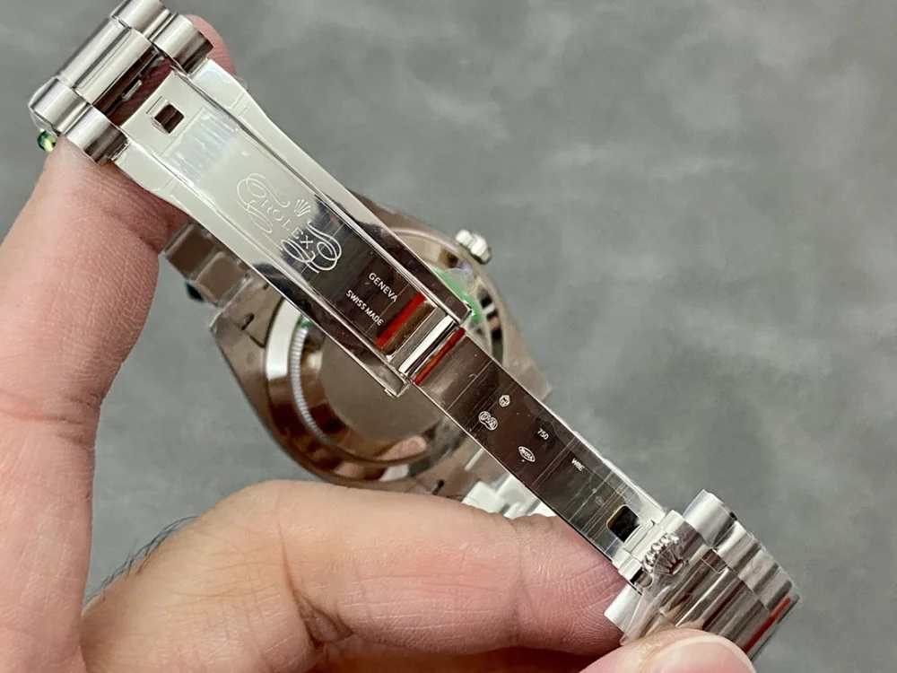 롤렉스 데이데이트 메테오라이트 다이얼