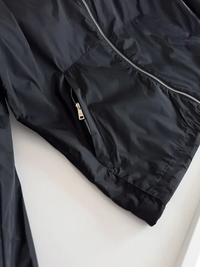 프라다 리나일론 자켓 블랙