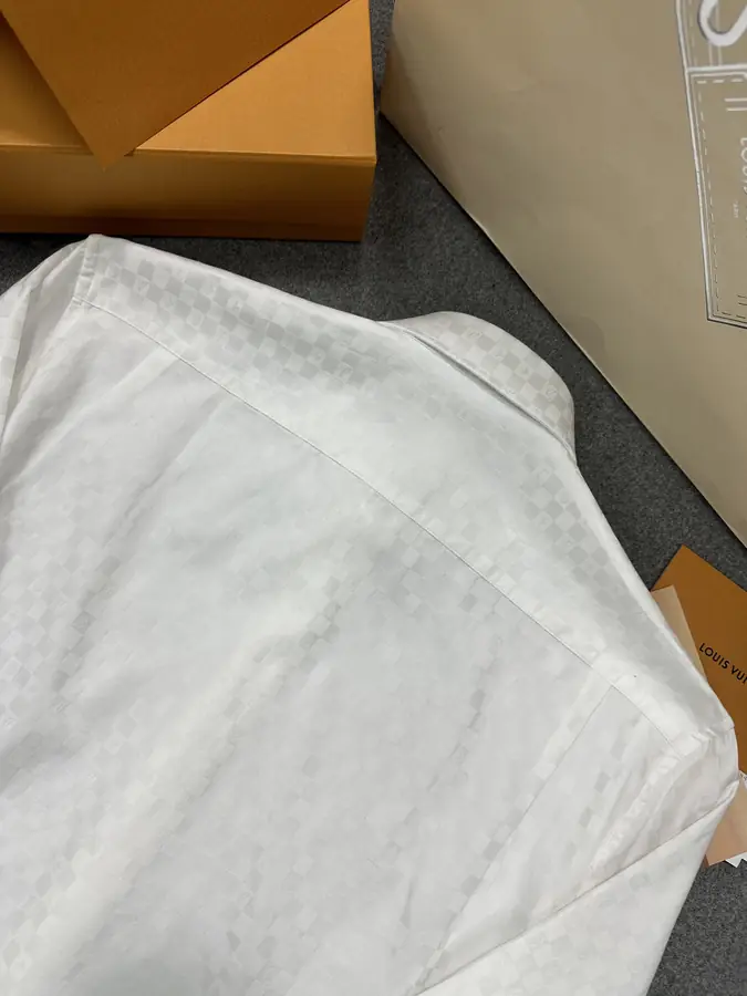 루이비통 DNA 칼라 레귤러 셔츠 1AATUI