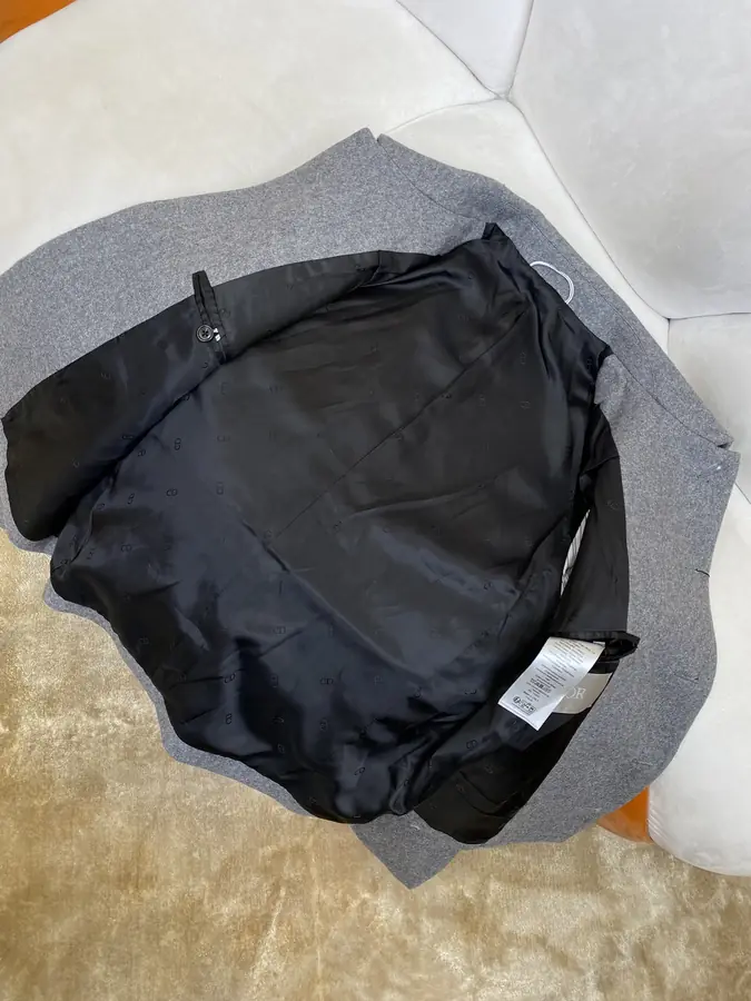 디올 캐시미어 버진 울 펠트 크롭 재킷 그레이