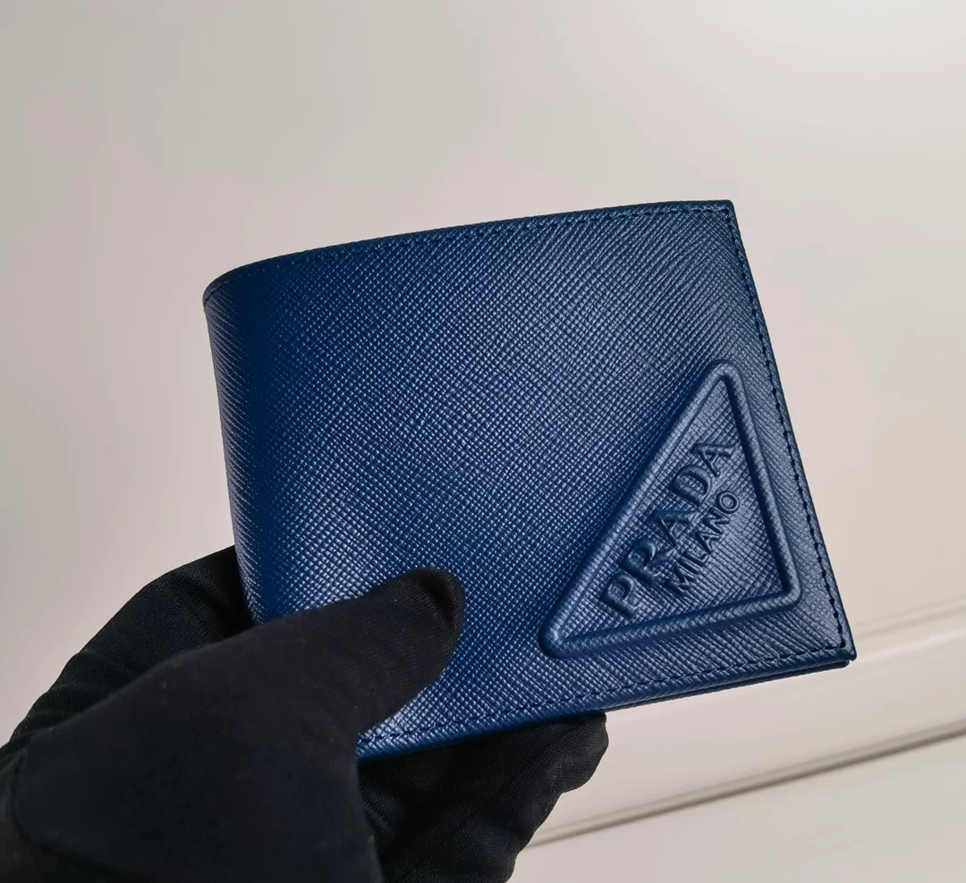 프라다 사피아노 레더 지갑 블루
