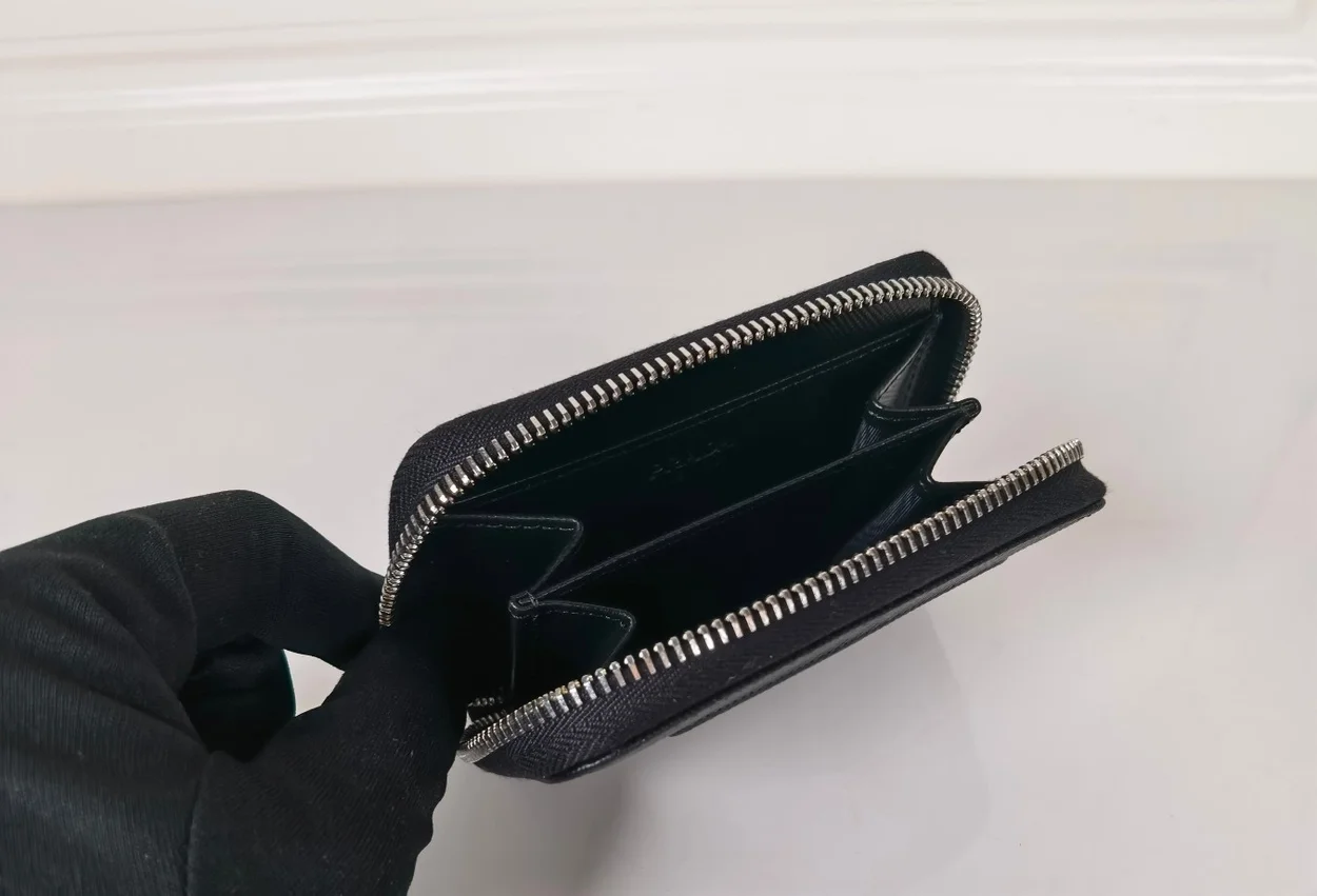 프라다 사피아노 로고 카드지갑