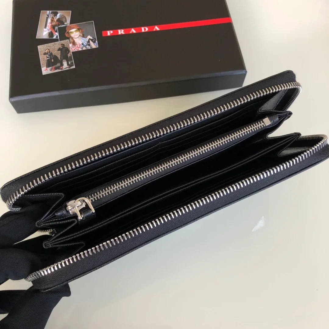프라다 사피아노 실버 삼각로고 지퍼지갑