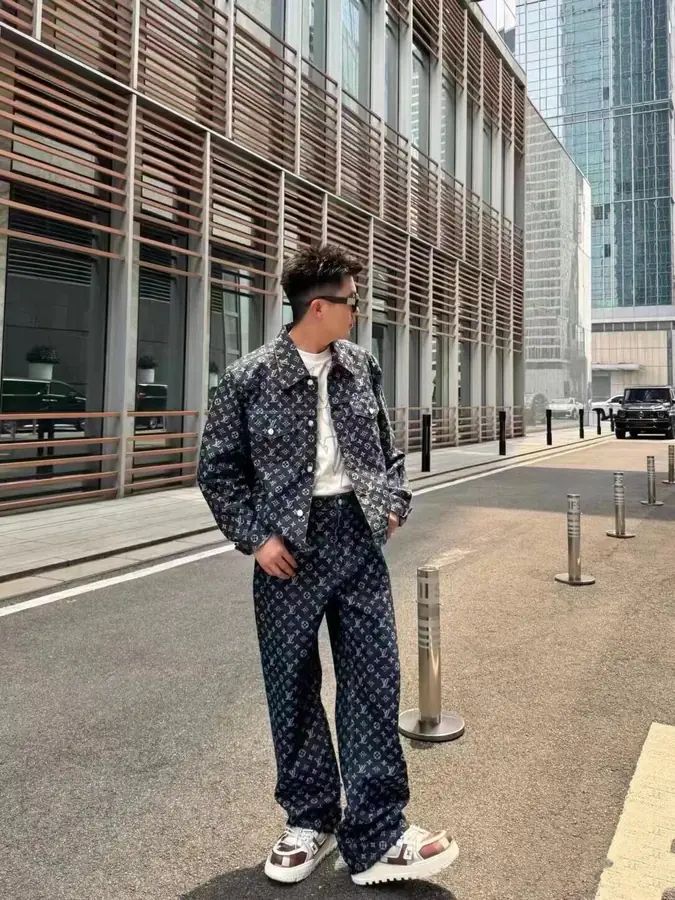 루이비통 모노그램 자카드 데님 스케이트 팬츠 1AFX32