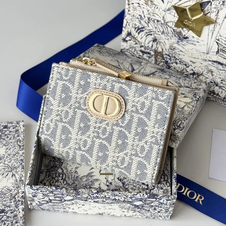 디올 오브릴크 30 몽테인 달리아