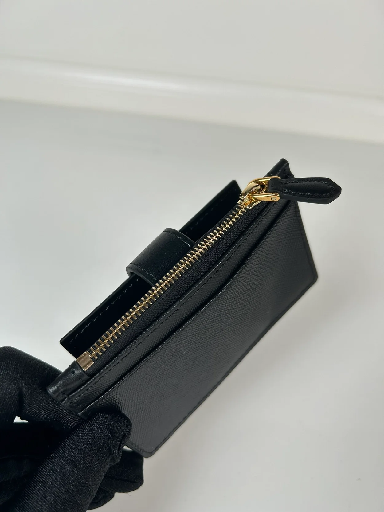 프라다 사피아노 레더 카드지갑