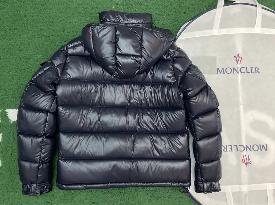 몽클레어 마야 쇼트 다운 재킷 블루