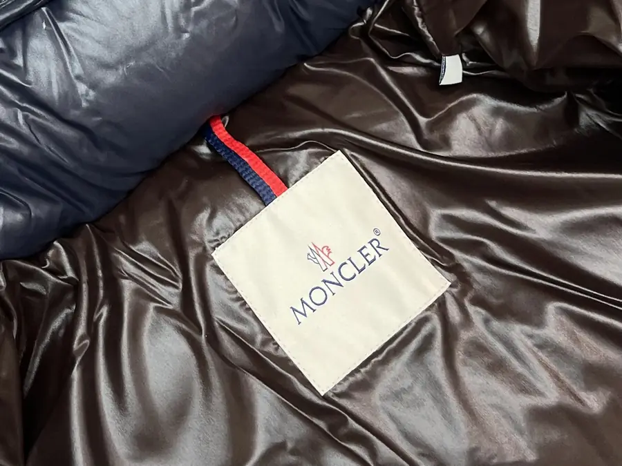 몽클레어 마야 쇼트 다운 재킷 블루