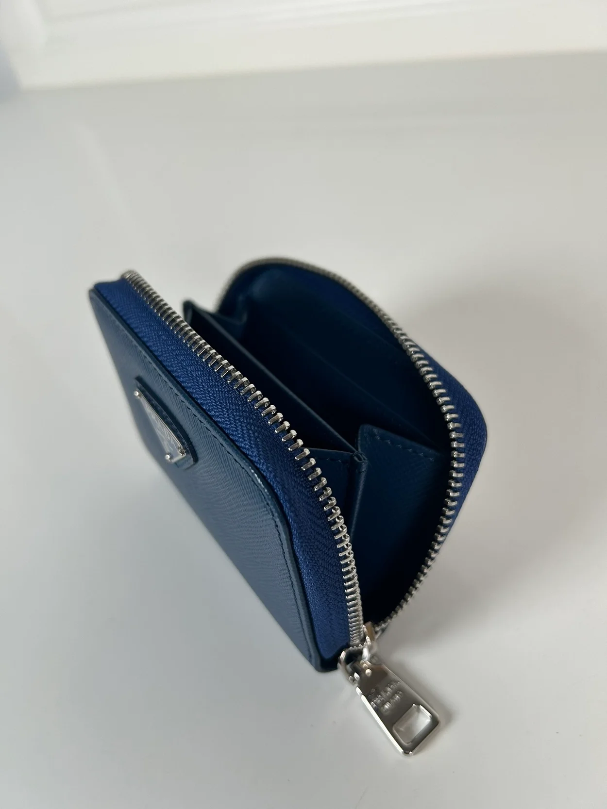 프라다 사피아노 동전 지갑 네이비