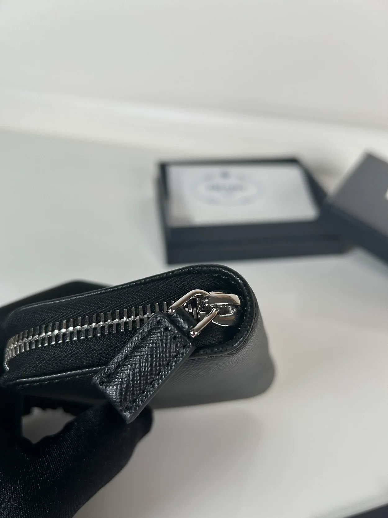 프라다 사피아노 동전 지갑 블랙